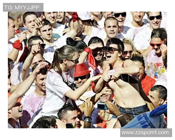 足球明星与疯狂女球迷的激情故事揭示了爱与追逐的无尽魅力 足球明星与疯狂女球迷的激情故事揭示了爱与追逐的无尽魅力