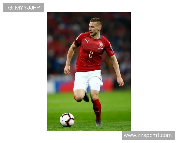 足球明星的女友为何总是美丽动人揭示背后的魅力与吸引力 足球明星的女友为何总是美丽动人揭示背后的魅力与吸引力